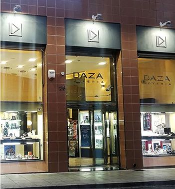 Fachada noche - Joyería Daza